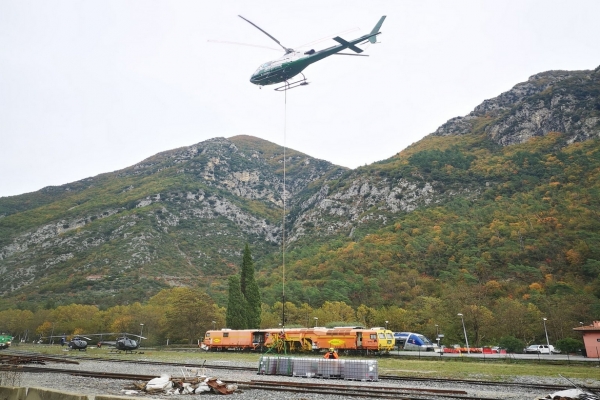 Tempête Alex : La station-service de Tende ravitaillée par hélicoptère  